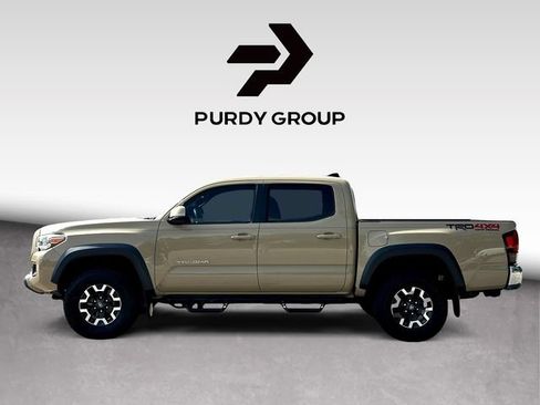 Certified 2018 Toyota Tacoma TRD Off-Road AWD/4WD image 5