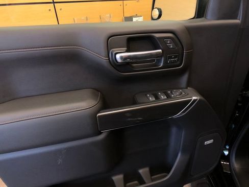 Used 2022 GMC Sierra 1500 AT4 w/ AT4 Premium Package AWD/4WD image 12