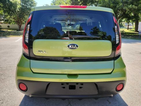 Used 2017 Kia Soul FWD image 6