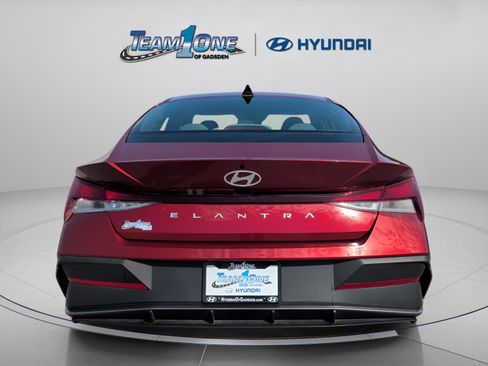 Used 2024 Hyundai Elantra SEL image 7