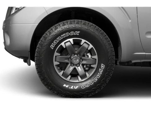 Used 2015 Nissan Frontier Desert Runner RWD image 15