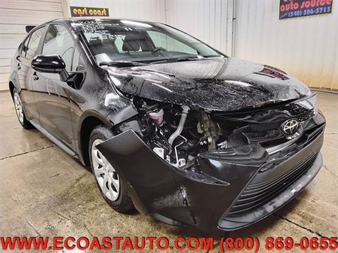 Used 2026 Toyota Corolla LE FWD image 1