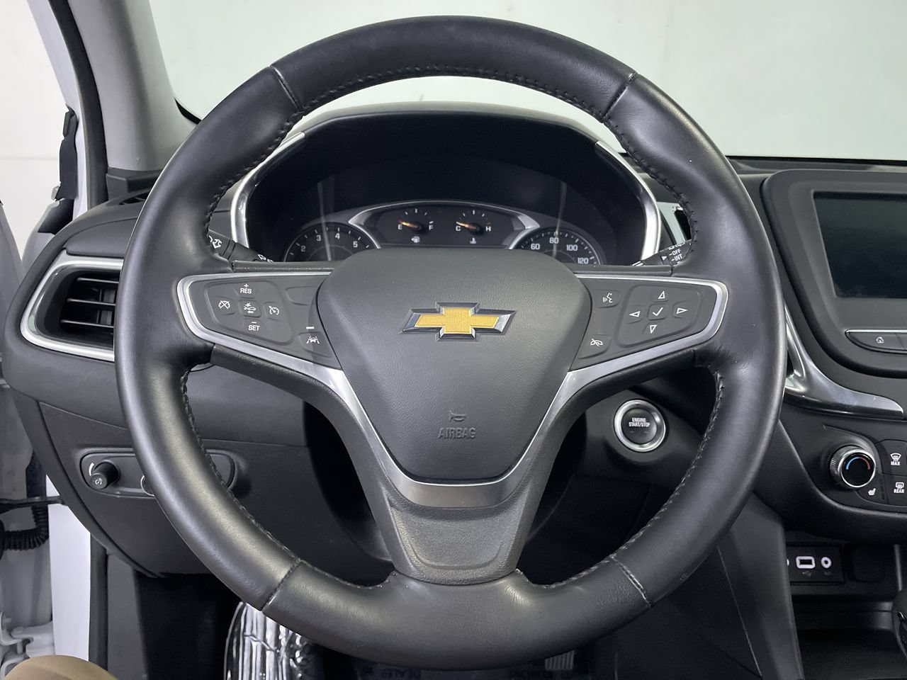 Used 2022 Chevrolet Equinox LT w/ Driver Convenience Package AWD/4WD image 15