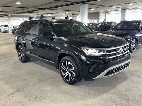 Used 2022 Volkswagen Atlas SEL AWD/4WD image 2
