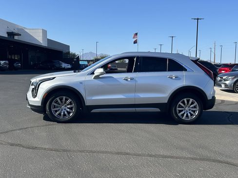 Used 2020 Cadillac XT4 Premium Luxury w/ Technology Package FWD image 3