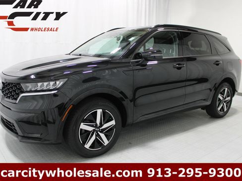 Used 2021 Kia Sorento S FWD image 1