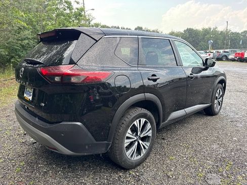 Used 2023 Nissan Rogue SV FWD image 9