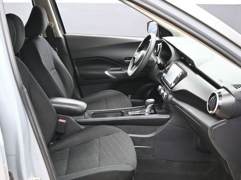 Used 2024 Nissan Kicks SV w/ Interior Electronics Package FWD image 31