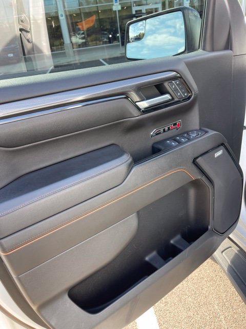 Used 2022 GMC Sierra 1500 AT4 w/ AT4 Preferred Package AWD/4WD image 7