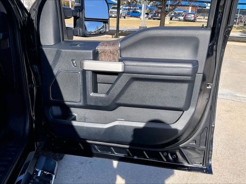 Used 2018 Ford F250 Lariat w/ Lariat Ultimate Package image 20