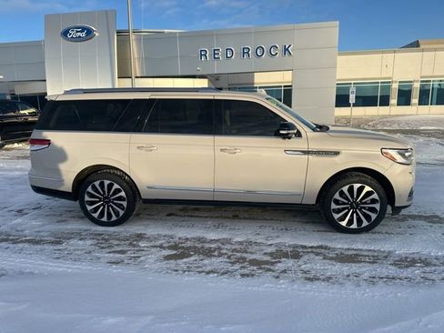 Used 2024 Lincoln Navigator L Reserve image 2