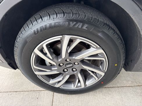 Used 2023 Lincoln Corsair AWD w/ Equipment Group 101A image 14