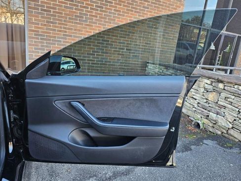 Used 2018 Tesla Model 3 Long Range image 51