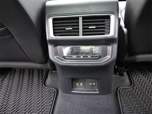 New 2026 Volkswagen Atlas SE image 24