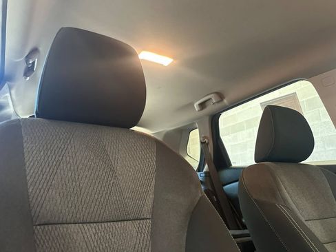 Used 2024 Nissan Rogue SV AWD/4WD image 17