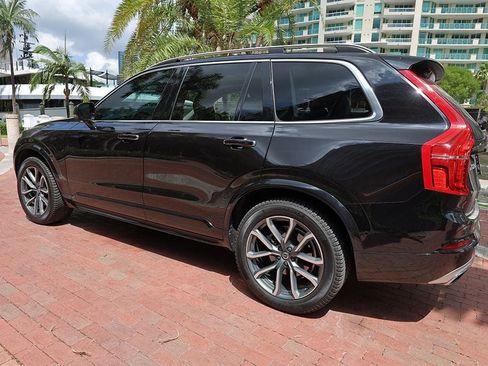 Used 2018 Volvo XC90 T6 Momentum w/ Convenience Package AWD/4WD image 5