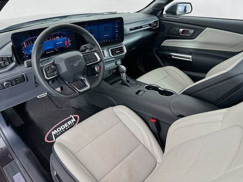 Used 2024 Ford Mustang GT Premium image 5
