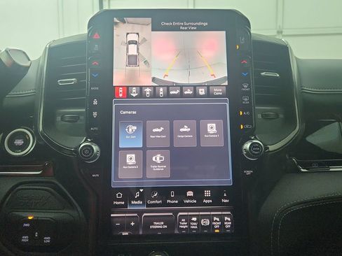 New 2026 RAM 2500 Limited AWD/4WD image 25