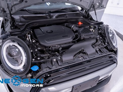 Used 2023 MINI Cooper 2-Door Hardtop image 10