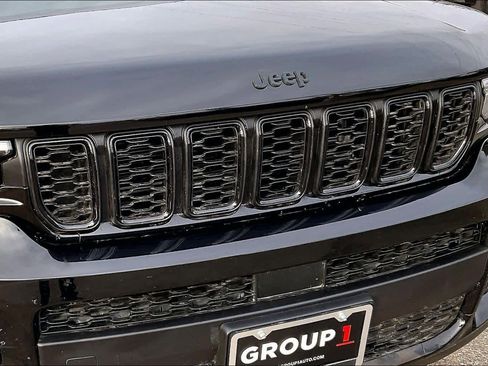 Used 2025 Jeep Grand Cherokee L Altitude image 28