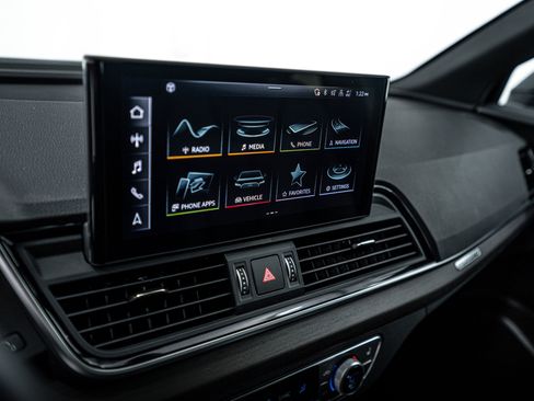 Certified 2025 Audi Q5 2.0T Premium image 13