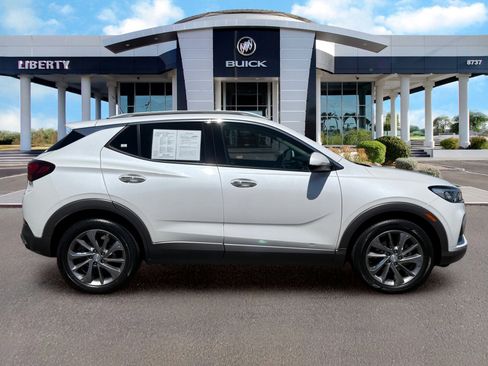 Used 2023 Buick Encore GX Essence w/ Experience Buick Package FWD image 2