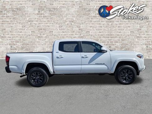 Used 2023 Toyota Tacoma SR5 w/ Technology Package AWD/4WD image 3