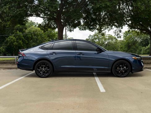 Used 2025 Honda Accord SE image 10