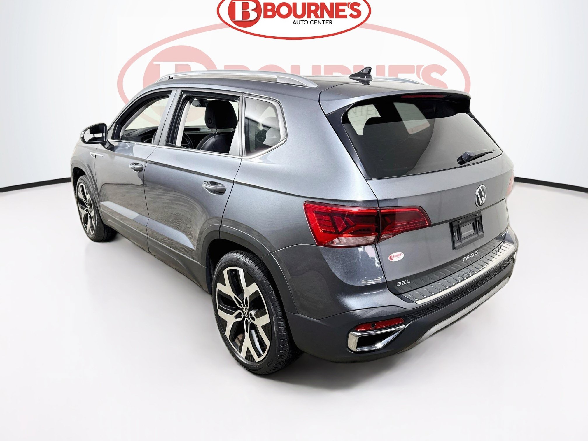 Used 2023 Volkswagen Taos SEL AWD/4WD image 9