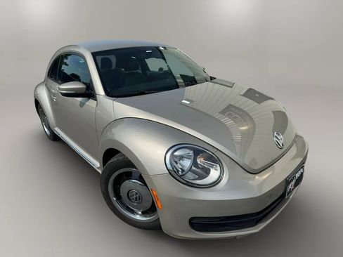 Used 2013 Volkswagen Beetle 2.5 FWD image 2