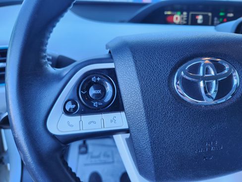 Used 2018 Toyota Prius Four image 19