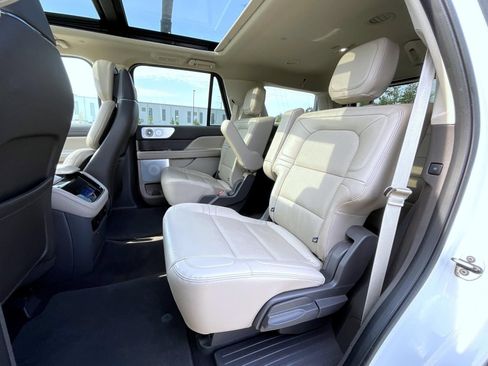 Certified 2023 Lincoln Navigator Reserve AWD/4WD image 19