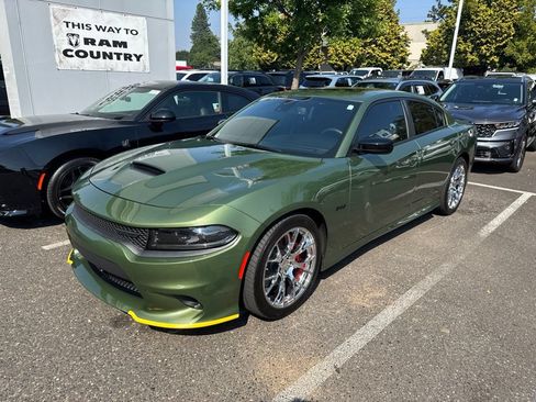 Used 2023 Dodge Charger R/T w/ Plus Group RWD image 2