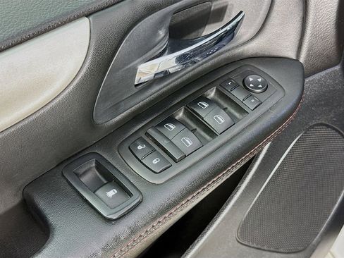 Used 2018 Dodge Grand Caravan GT FWD image 22
