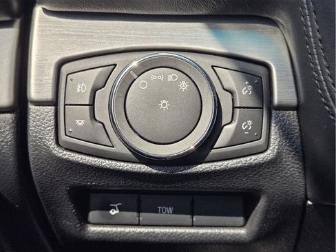 Used 2016 Ford Explorer Platinum AWD/4WD image 21
