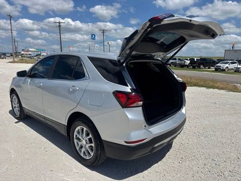Used 2022 Chevrolet Equinox LT FWD image 4