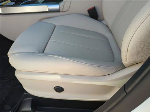 Used 2026 Mercedes-Benz GLB 250 image 4