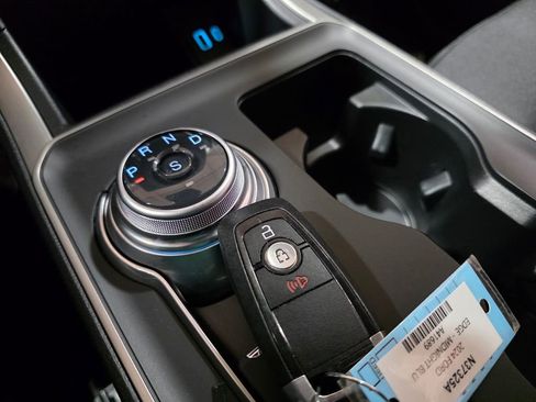 Used 2024 Ford Edge SE w/ Black Appearance Package image 21