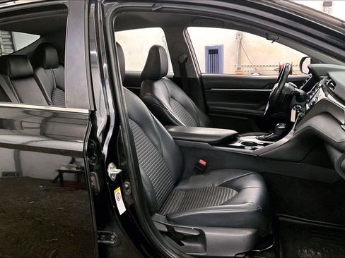 Used 2019 Toyota Camry SE image 8