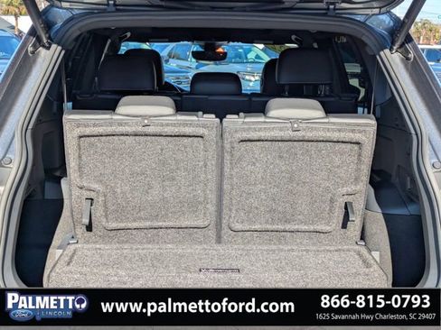 Used 2022 Volkswagen Tiguan SE R-Line image 13