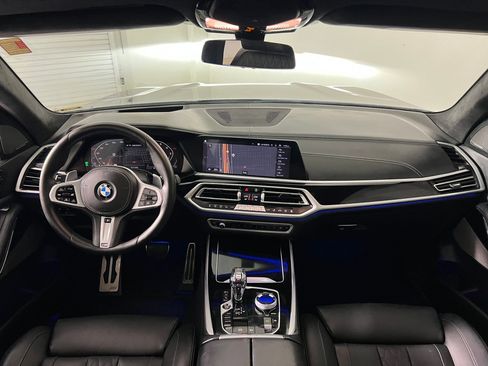 Used 2021 BMW X7 M50i image 14