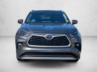 Used 2022 Toyota Highlander XLE video 2