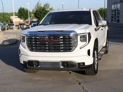 Used 2023 GMC Sierra 1500 Denali AWD/4WD image 2
