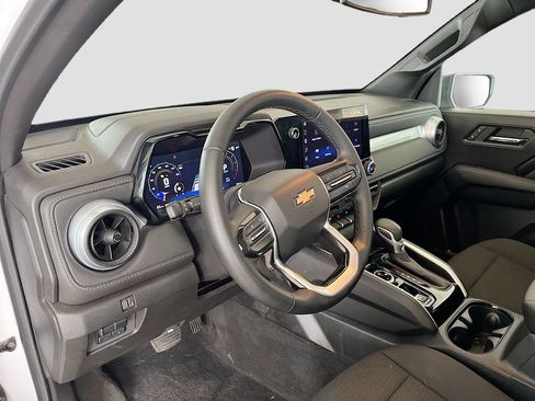Used 2025 Chevrolet Colorado LT w/ Advanced Trailering Package AWD/4WD image 9