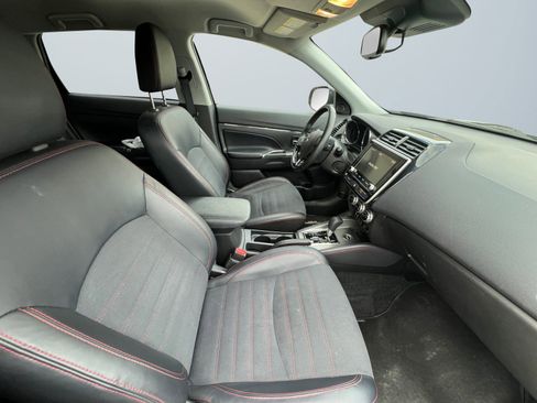 Used 2024 Mitsubishi Outlander Sport SE image 18