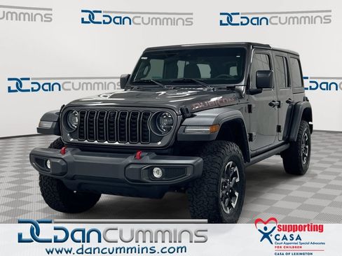 Used 2025 Jeep Wrangler Unlimited Rubicon w/ Convenience Group AWD/4WD image 1