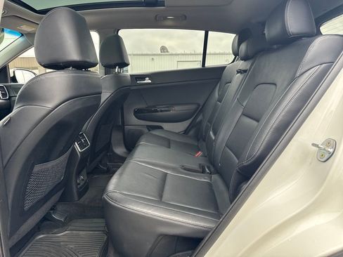 Used 2022 Kia Sportage EX w/ EX Technology Package image 16
