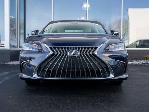 New 2025 Lexus ES 350 Ultra Luxury image 2