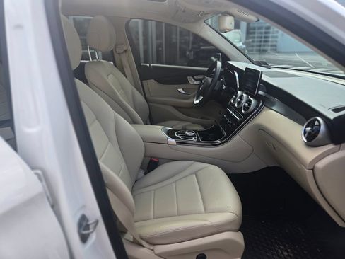Used 2019 Mercedes-Benz GLC 300 4MATIC image 32
