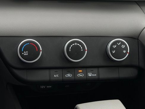 Certified 2025 Hyundai Elantra SE w/ Cargo Package image 16